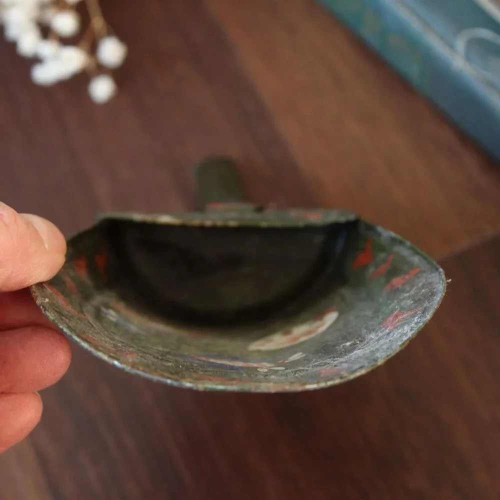Vintage Painted Metal Scoop, Green with Hand Painted Folk Art, Flour or Grain - Picture 9 of 10